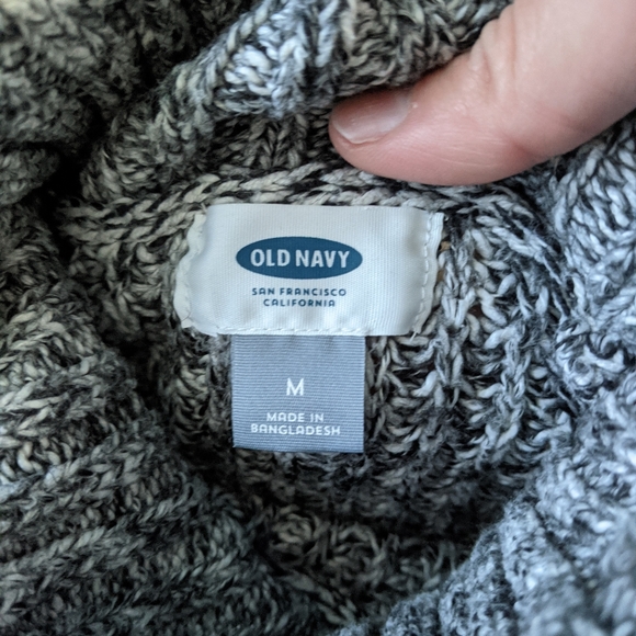 🌌 Old Navy Turtleneck Sweater - Picture 4 of 4